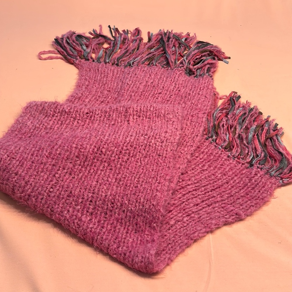 Hand made scarf. Pink. 16 x 68 inches.